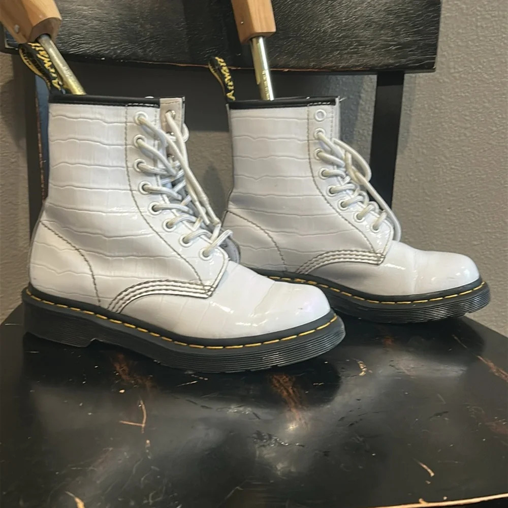 Dr. Martens Croc Embossed White Patent Leather 8-eyelet 1460 W Classic Boots - Picture 2 of 15